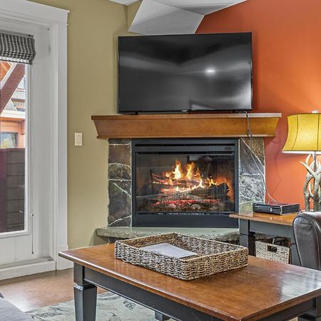 Sophisticated Mtn 2 Bedroom Pool Hot Tub Managed By Little Sister Getaways Canmore Exterior photo