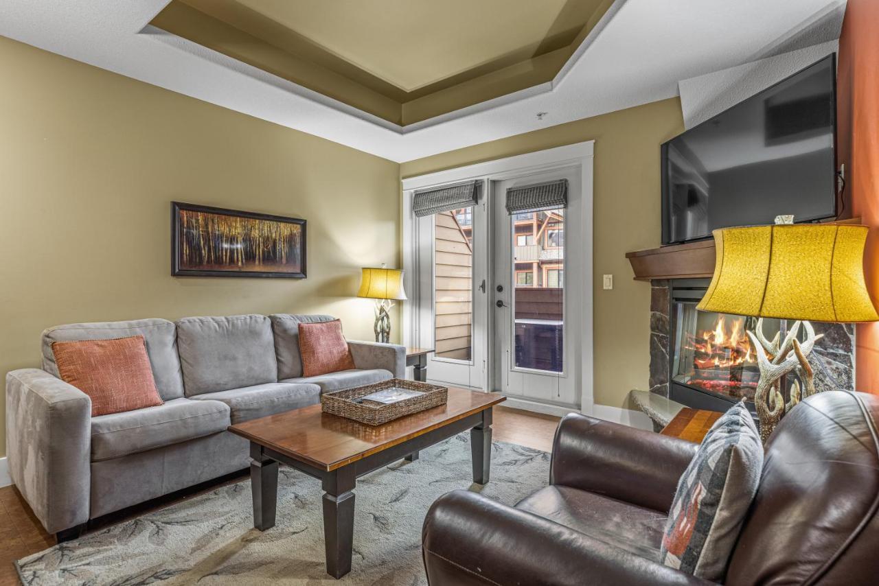 Sophisticated Mtn 2 Bedroom Pool Hot Tub Managed By Little Sister Getaways Canmore Exterior photo