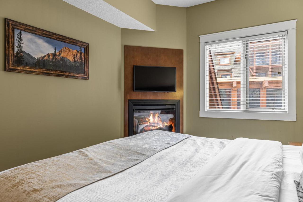 Sophisticated Mtn 2 Bedroom Pool Hot Tub Managed By Little Sister Getaways Canmore Exterior photo