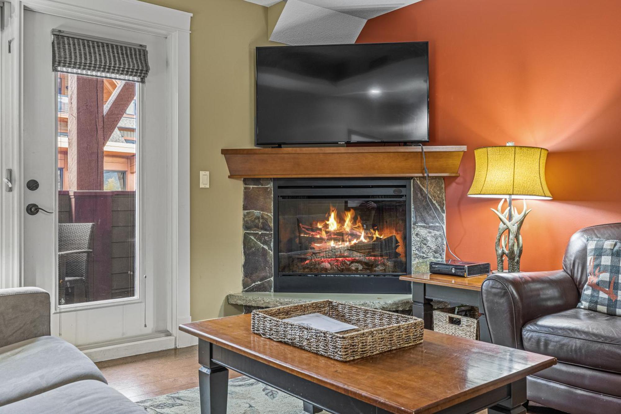 Sophisticated Mtn 2 Bedroom Pool Hot Tub Managed By Little Sister Getaways Canmore Exterior photo
